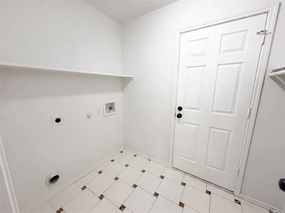 111 Forest Park Lane Red Oak, TX 75154