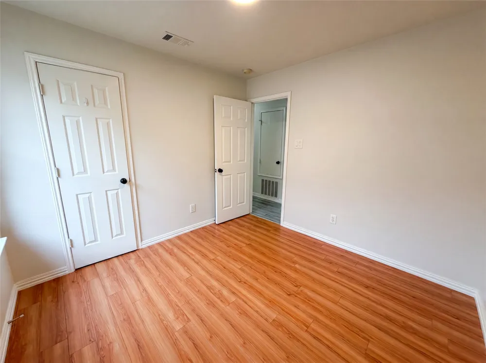 111 Forest Park Lane Red Oak, TX 75154