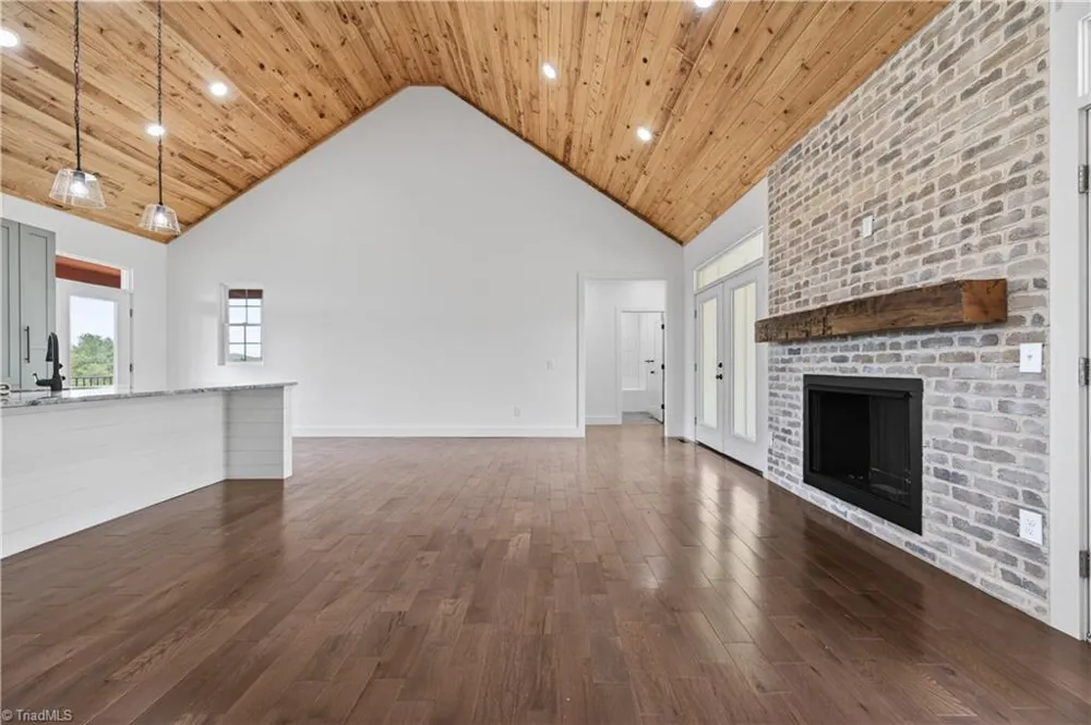 99 Moore Lane Galax, VA 24333