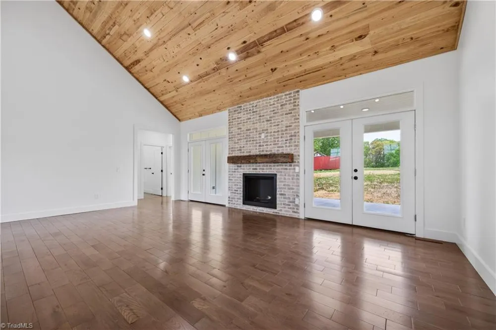 99 Moore Lane Galax, VA 24333