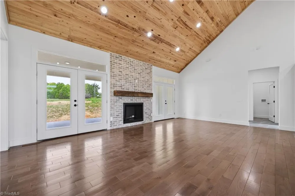 99 Moore Lane Galax, VA 24333