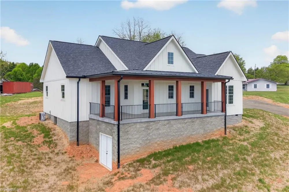 99 Moore Lane Galax, VA 24333
