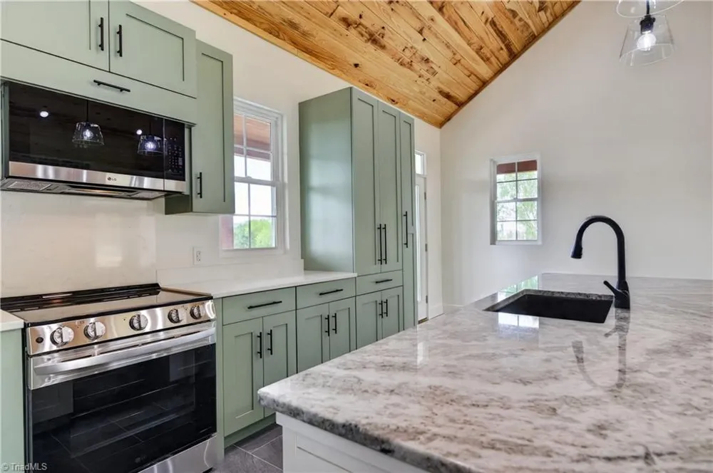 99 Moore Lane Galax, VA 24333
