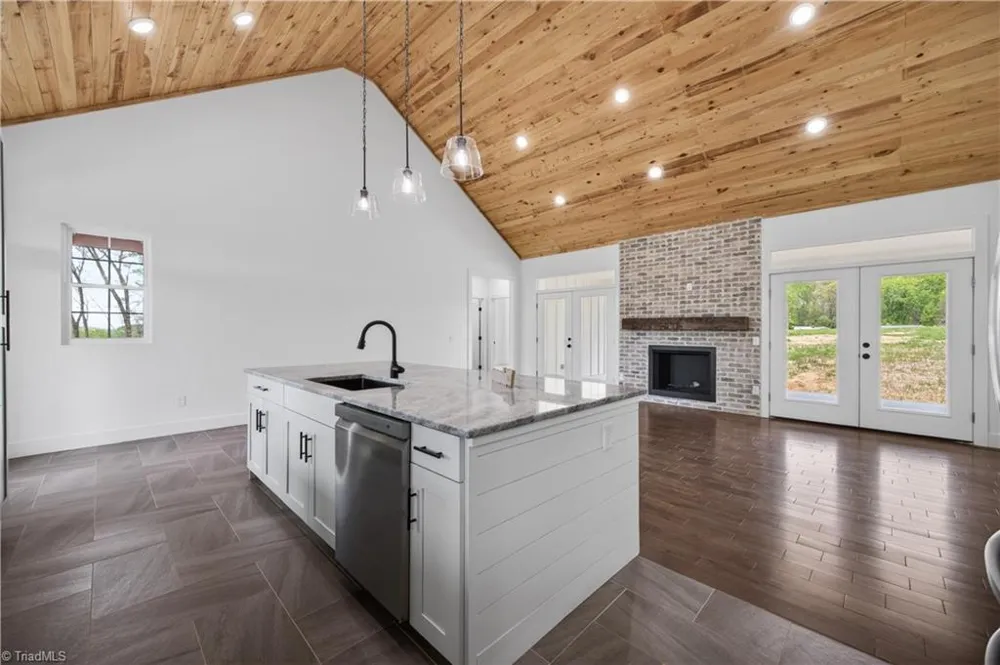 99 Moore Lane Galax, VA 24333