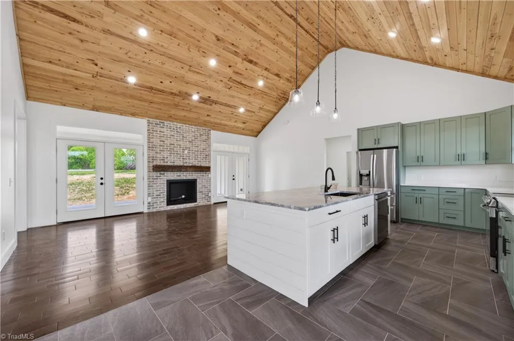 99 Moore Lane Galax, VA 24333