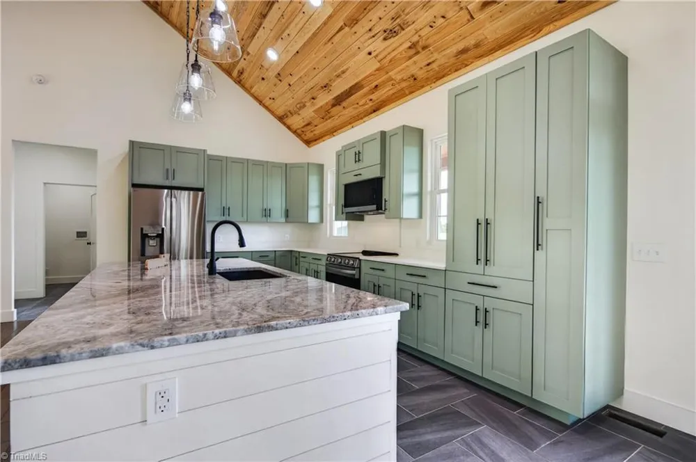 99 Moore Lane Galax, VA 24333