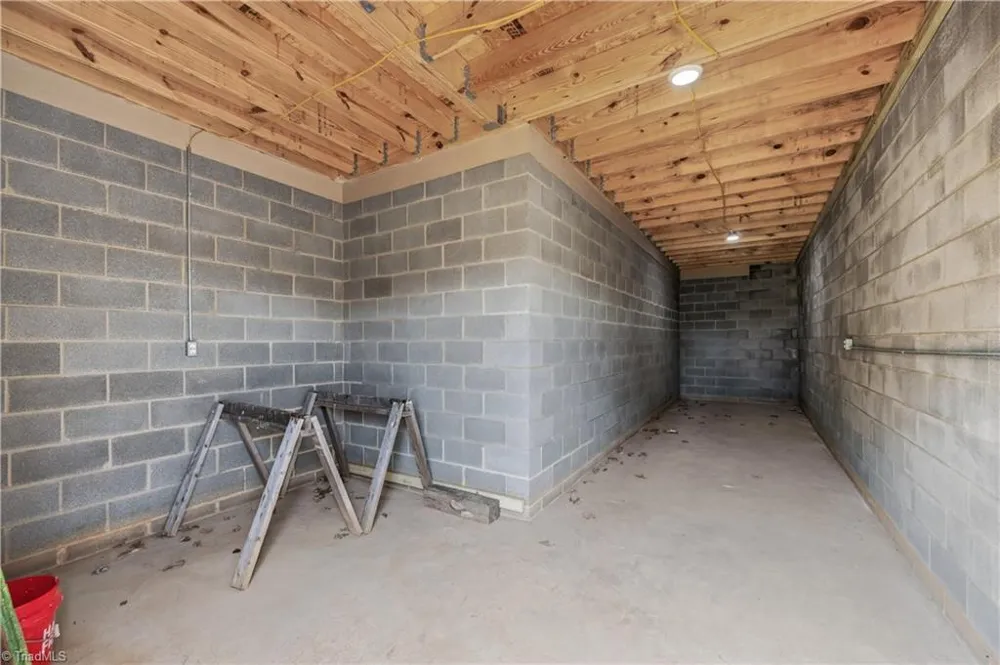 99 Moore Lane Galax, VA 24333