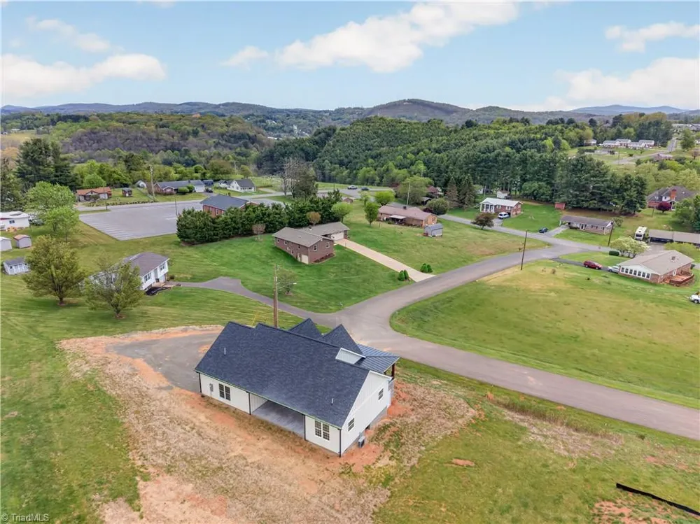 99 Moore Lane Galax, VA 24333