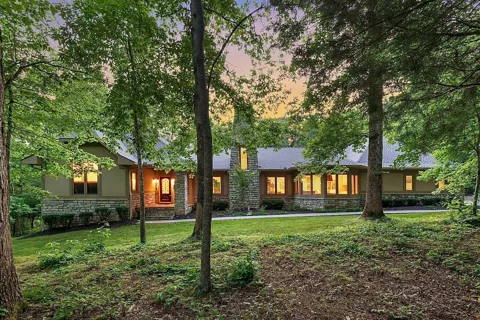 1003 Champion Hills Dr