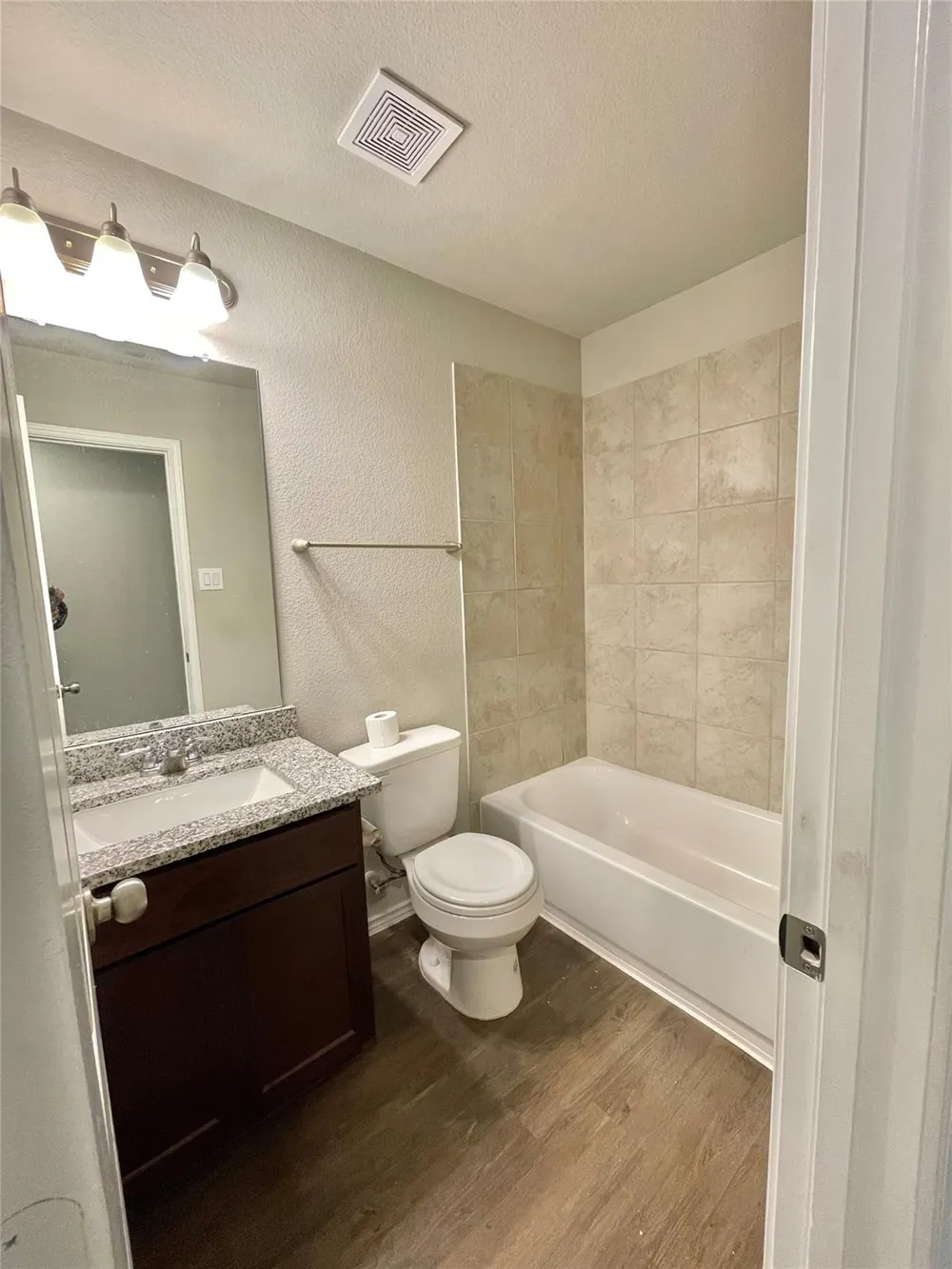 126 E Ash St Angleton, TX 77515