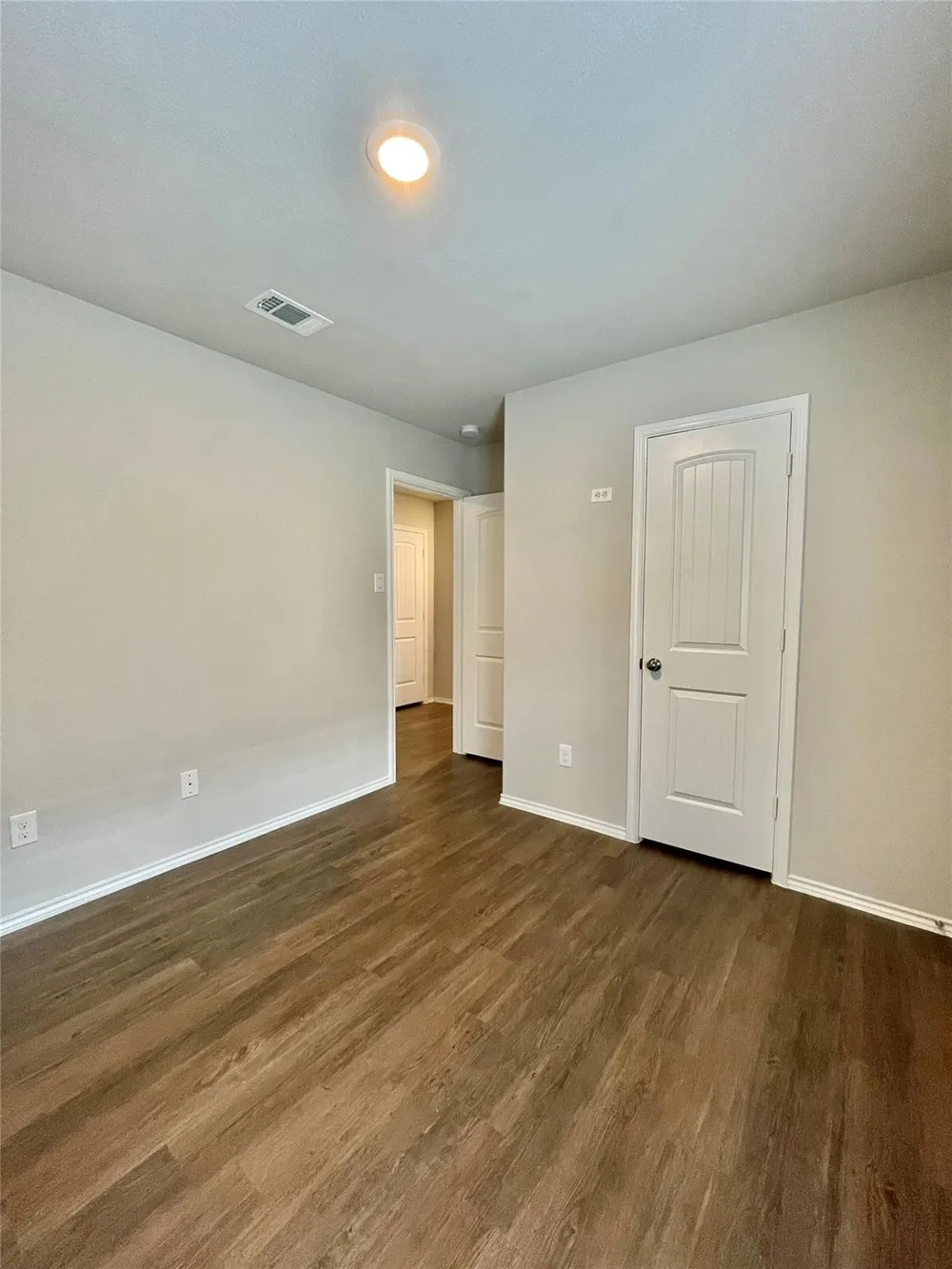 126 E Ash St Angleton, TX 77515
