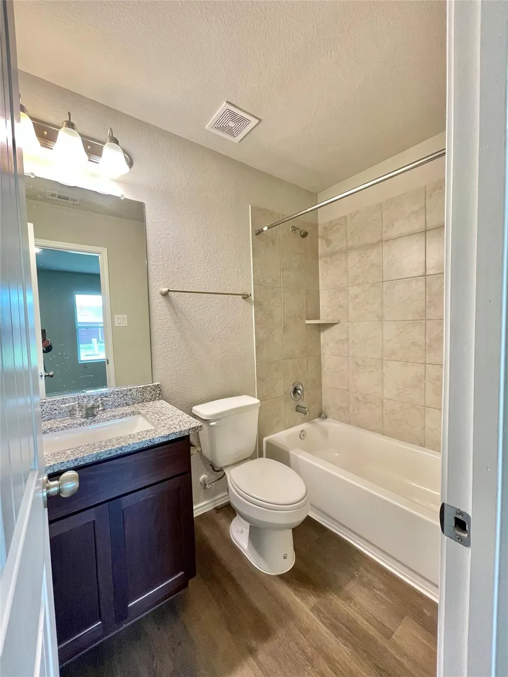 126 E Ash St Angleton, TX 77515