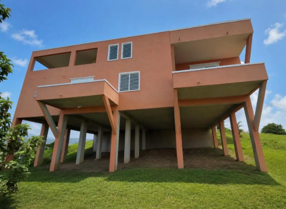 22 MANSIONES DE TERRALINDA Luquillo, PR 00773