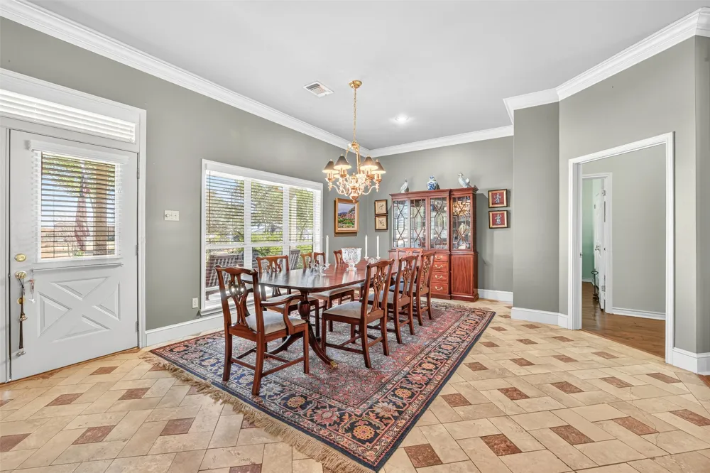 672 County Road 447 Waelder, TX 78959