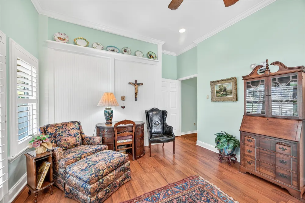 672 County Road 447 Waelder, TX 78959