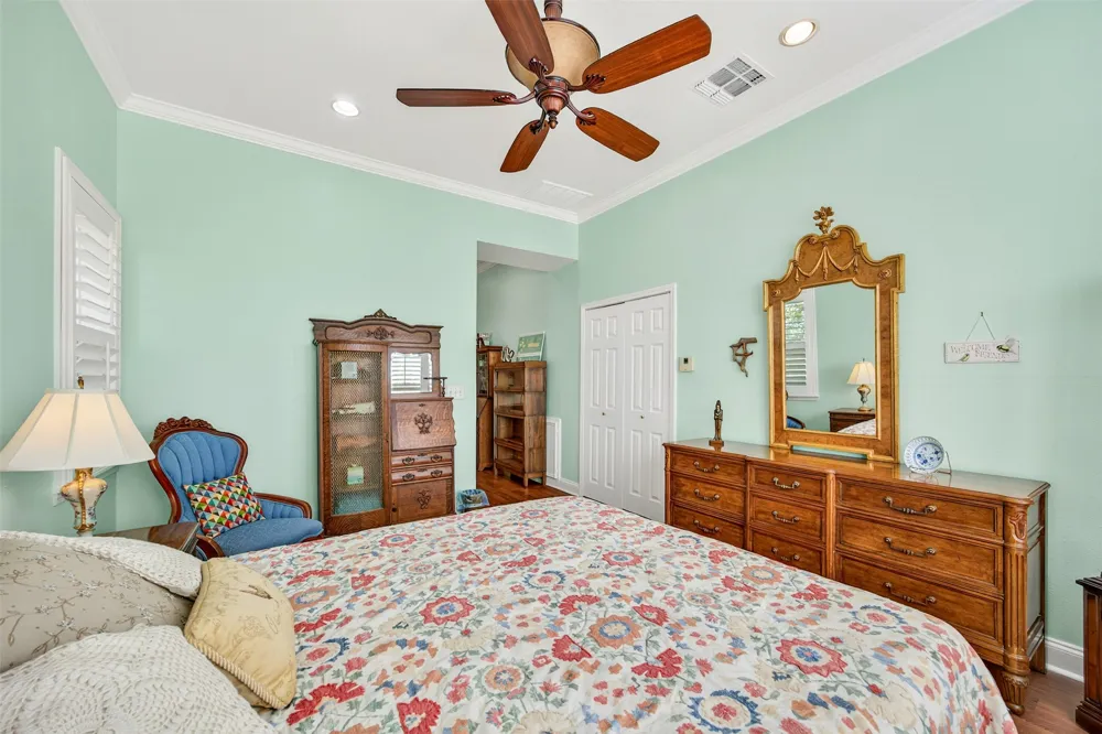 672 County Road 447 Waelder, TX 78959