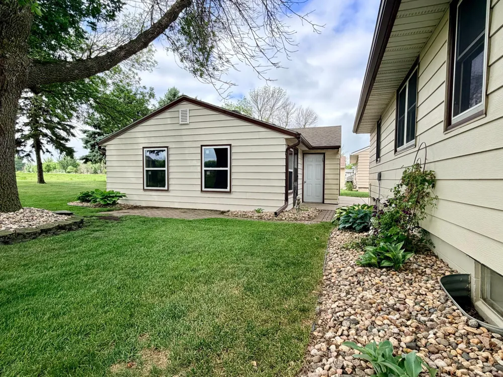 1801 S Shore Drive Worthington, MN 56187