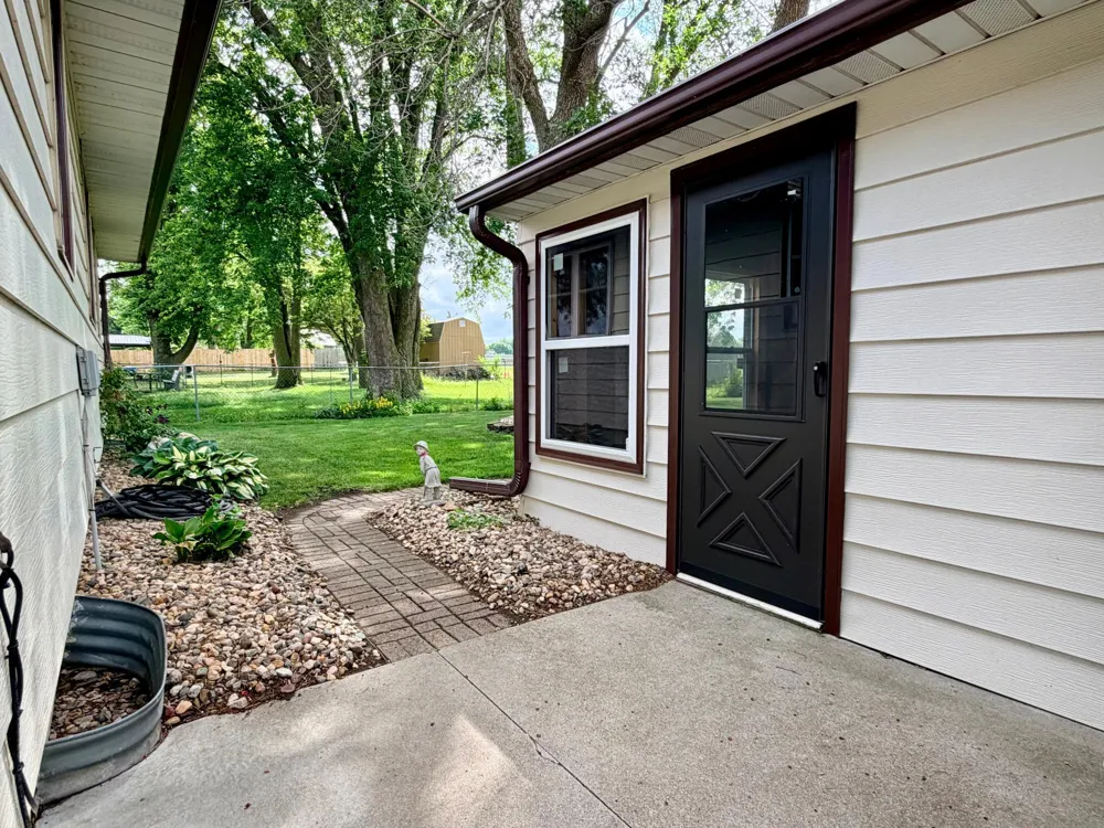 1801 S Shore Drive Worthington, MN 56187