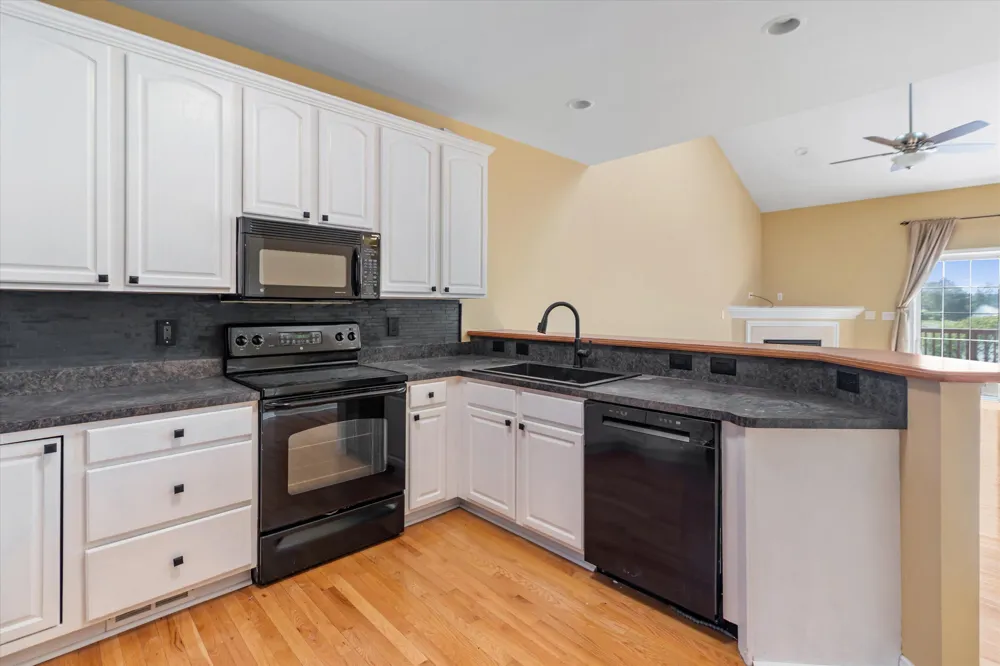 48551 Oak Bridge Drive Canton, MI 48188