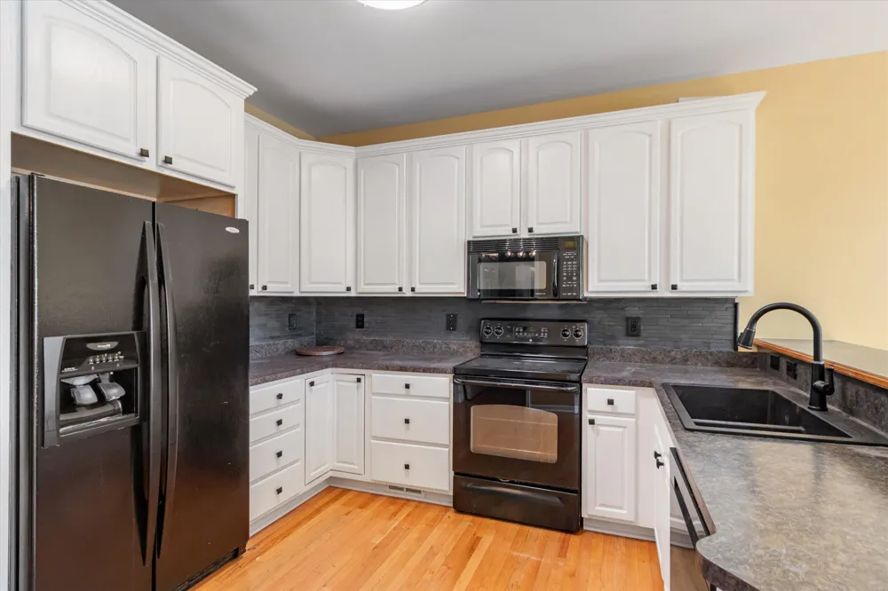 48551 Oak Bridge Drive Canton, MI 48188