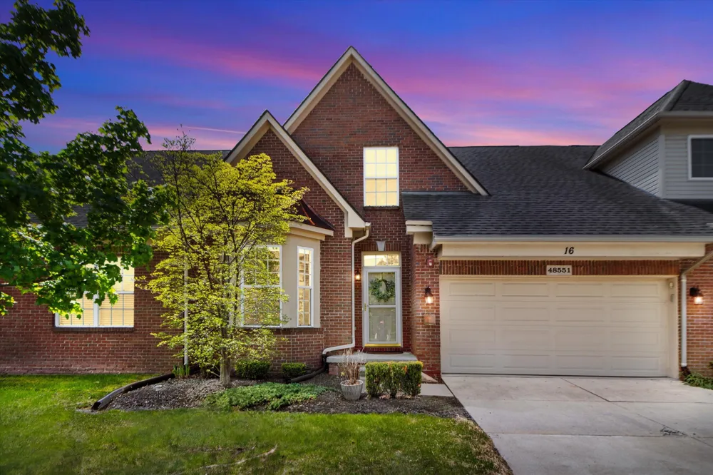 48551 Oak Bridge Drive Canton, MI 48188