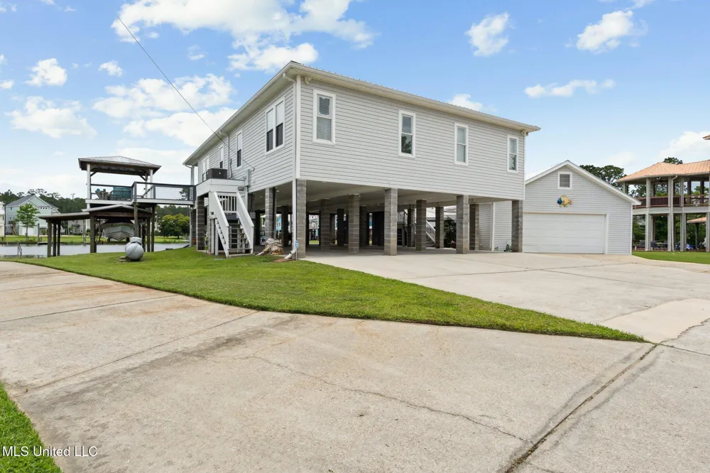 6241 Shawnee Street Kiln, MS 39556