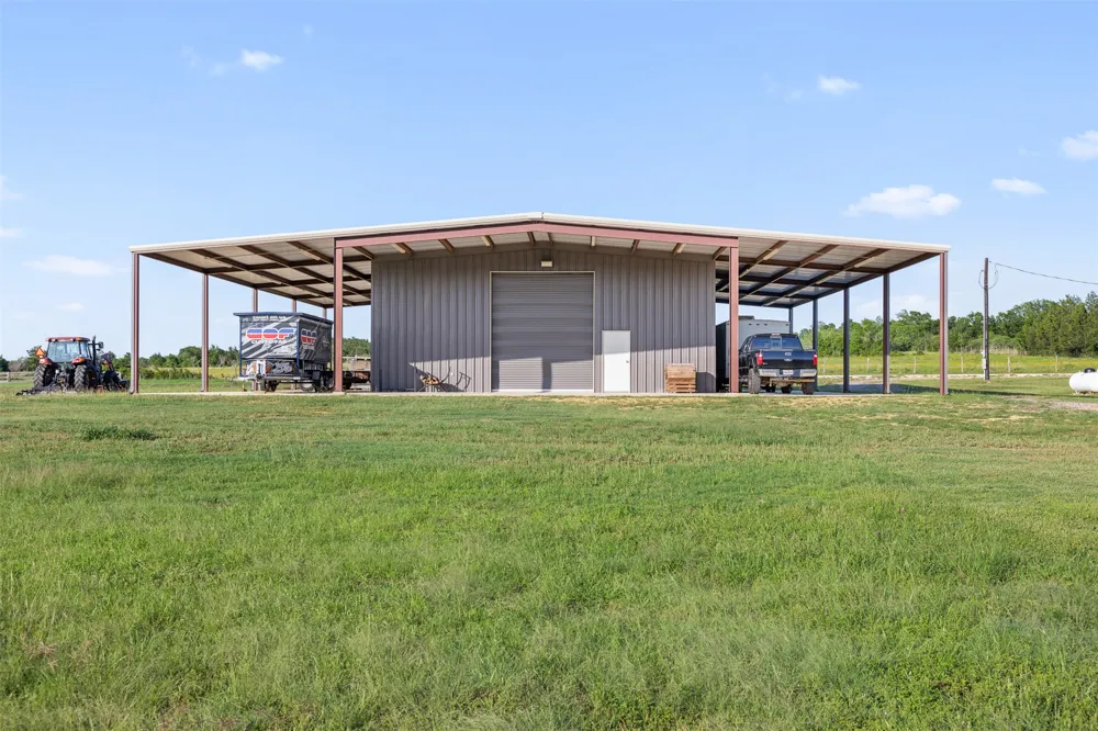 1981 County Road 202 Caldwell, TX 77836