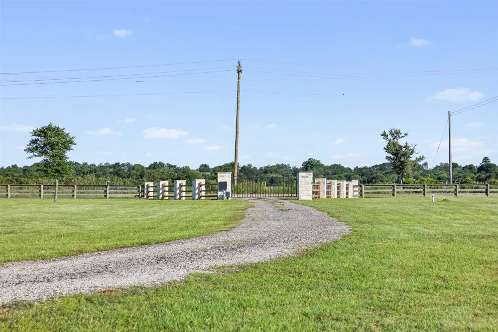 1981 County Road 202 Caldwell, TX 77836