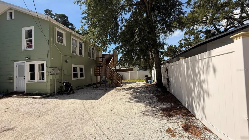 905 JONES STREET Clearwater, FL 33755
