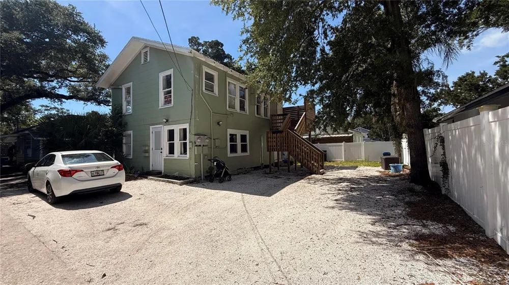 905 JONES STREET Clearwater, FL 33755