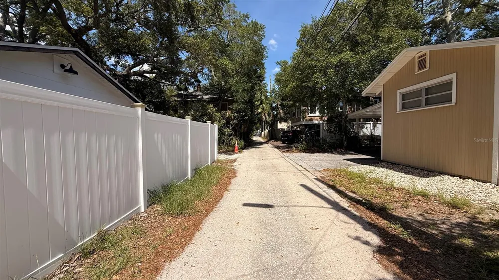 905 JONES STREET Clearwater, FL 33755