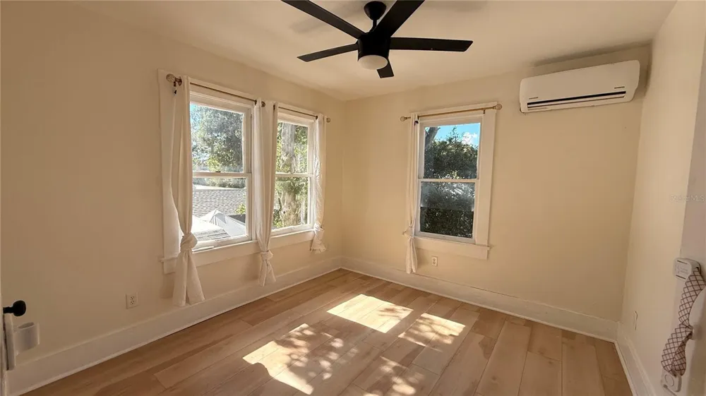 905 JONES STREET Clearwater, FL 33755
