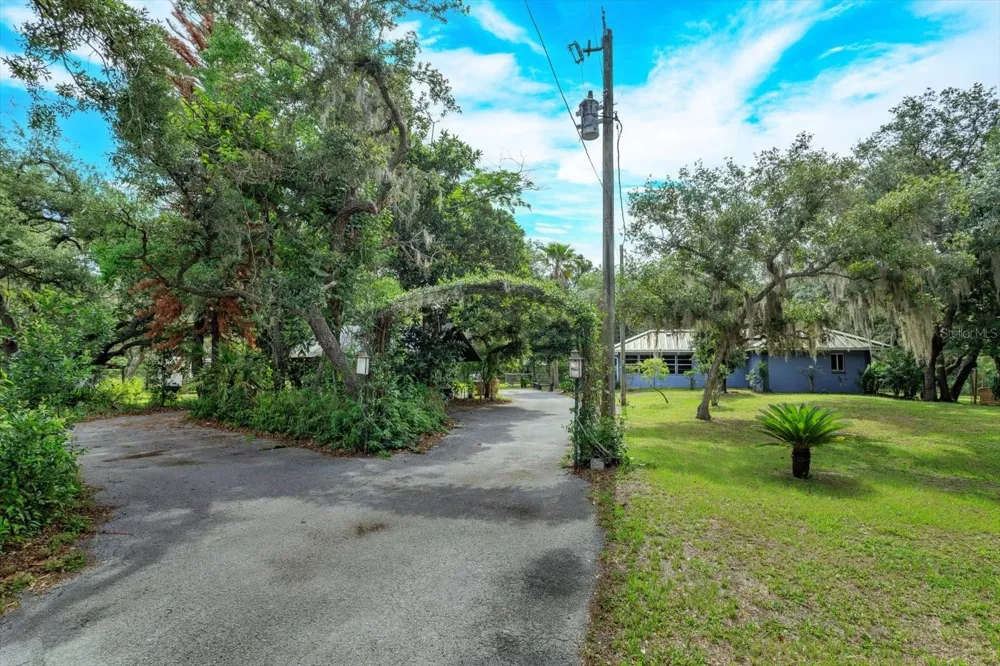 17249 HOLLY COURT Umatilla, FL 32784