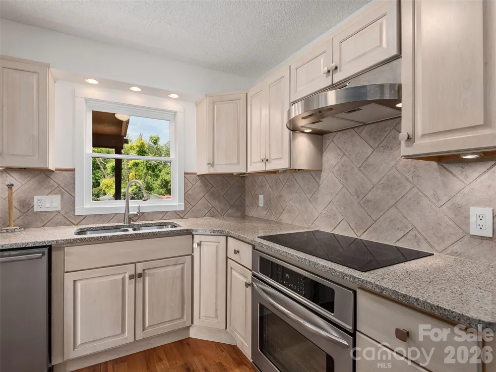 7 Hope Lane Weaverville, NC 28787
