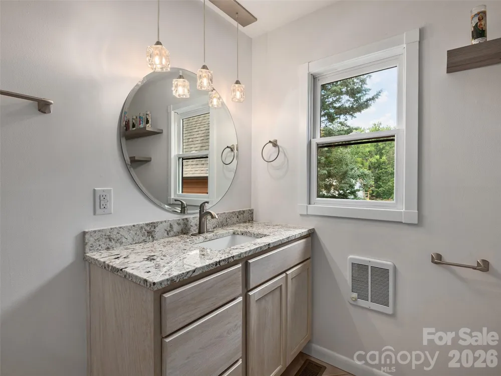 7 Hope Lane Weaverville, NC 28787