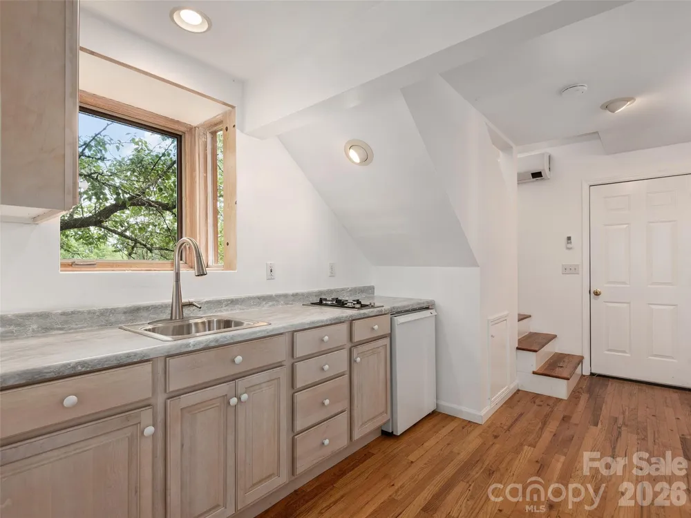 7 Hope Lane Weaverville, NC 28787