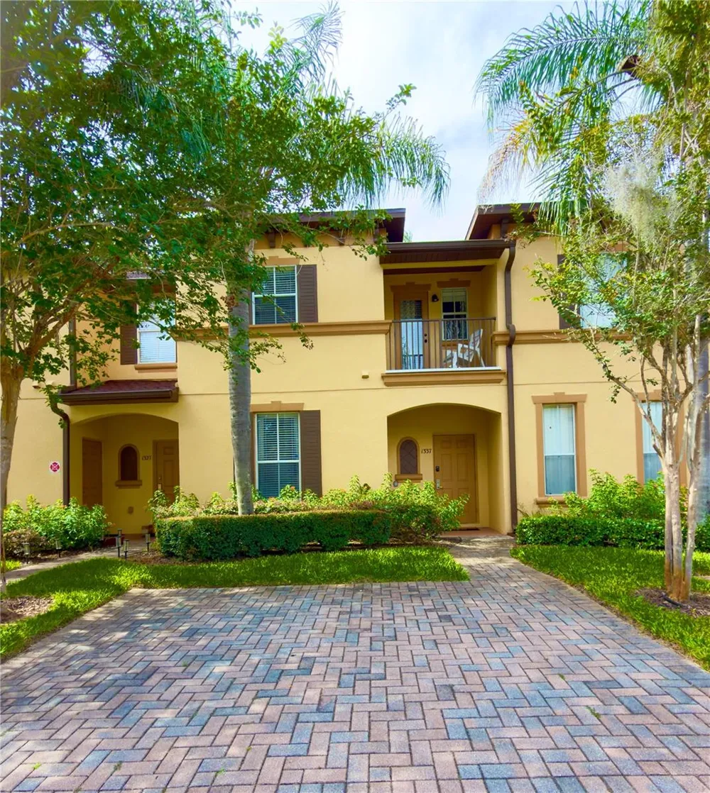 1337 CALABRIA AVENUE Davenport, FL 33897