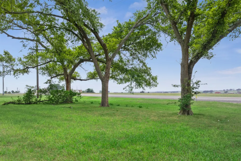5530 US Highway 90a W Shiner, TX 77984