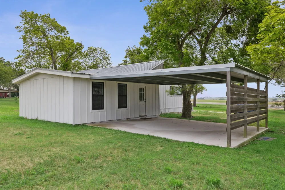 5530 US Highway 90a W Shiner, TX 77984