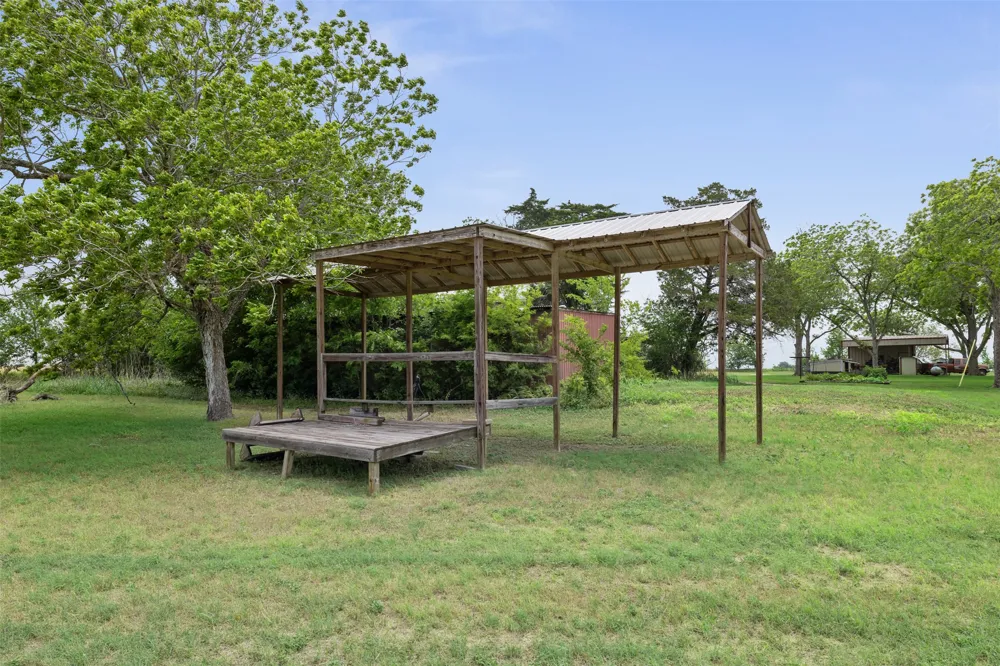 5530 US Highway 90a W Shiner, TX 77984