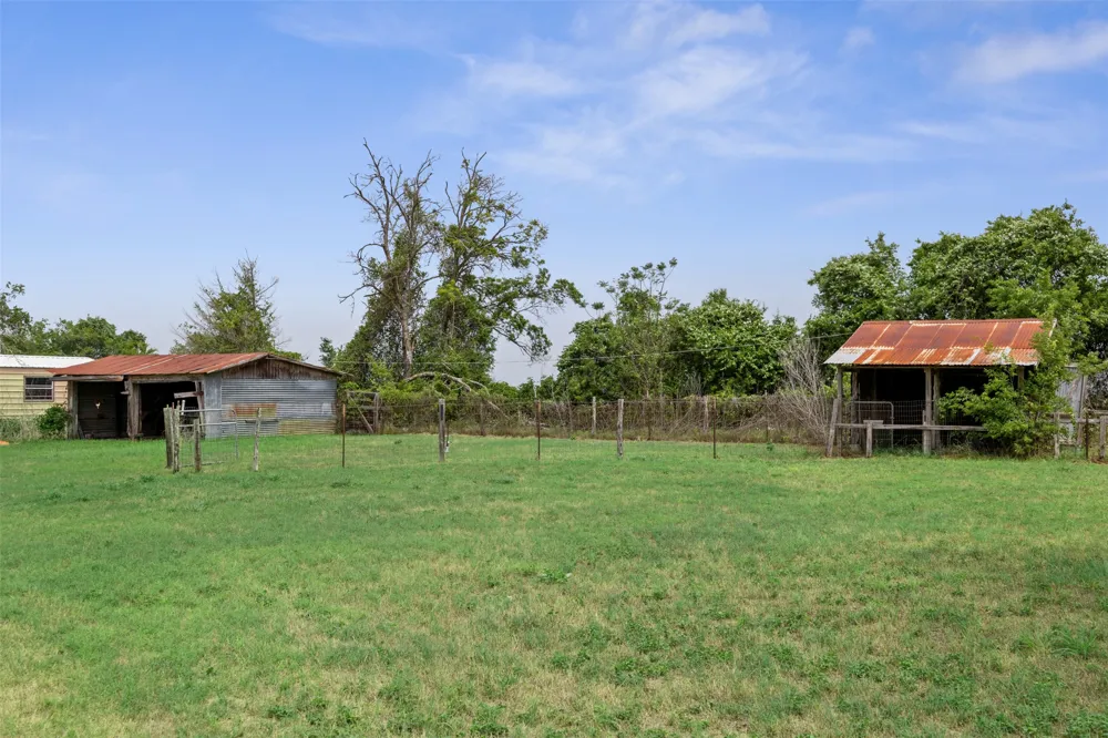 5530 US Highway 90a W Shiner, TX 77984