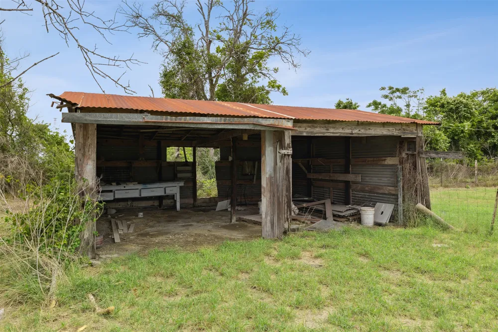 5530 US Highway 90a W Shiner, TX 77984