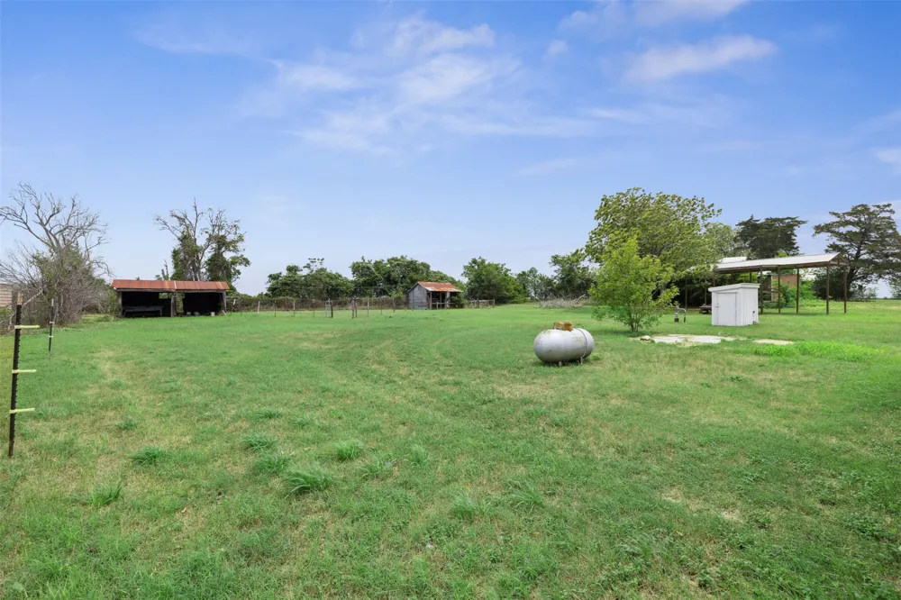 5530 US Highway 90a W Shiner, TX 77984