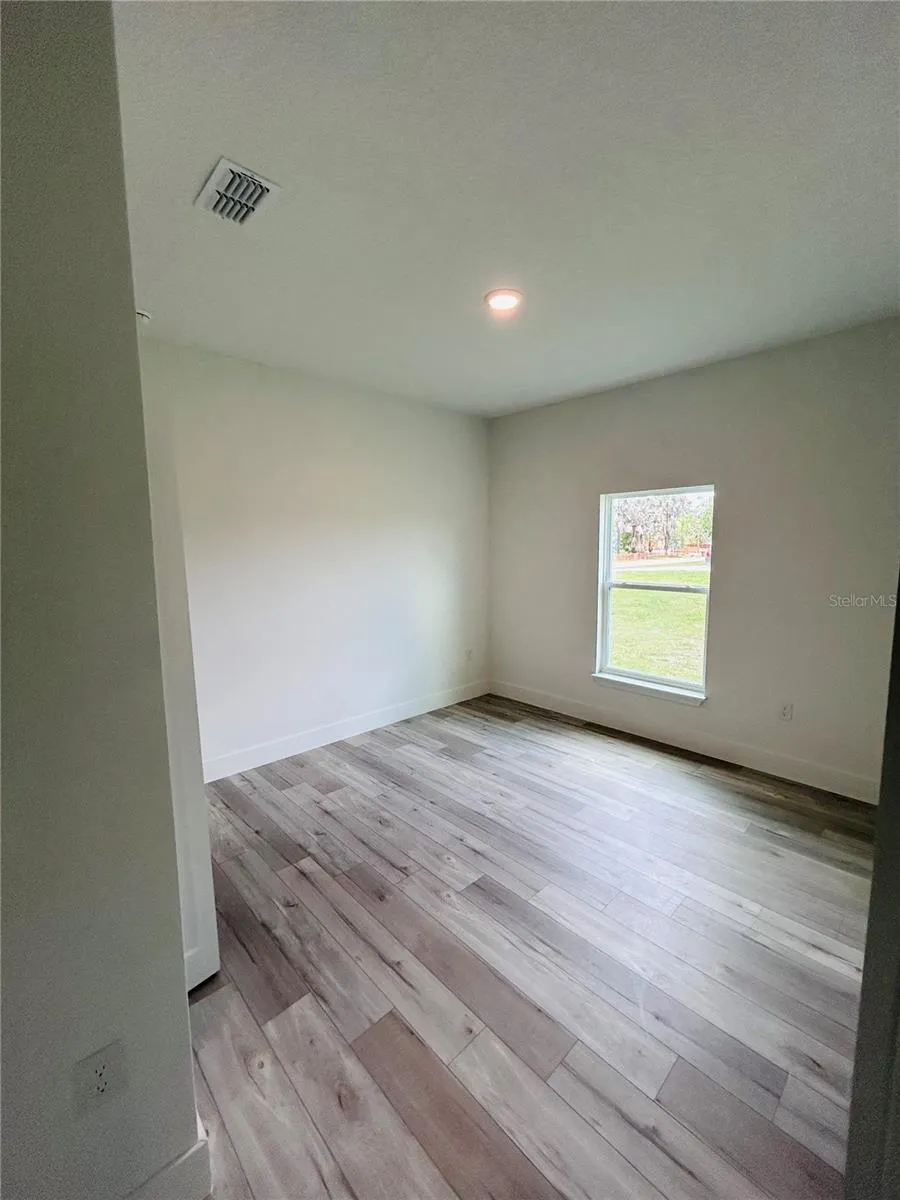 239 GREENBRIER AVENUE NW Palm Bay, FL 32907