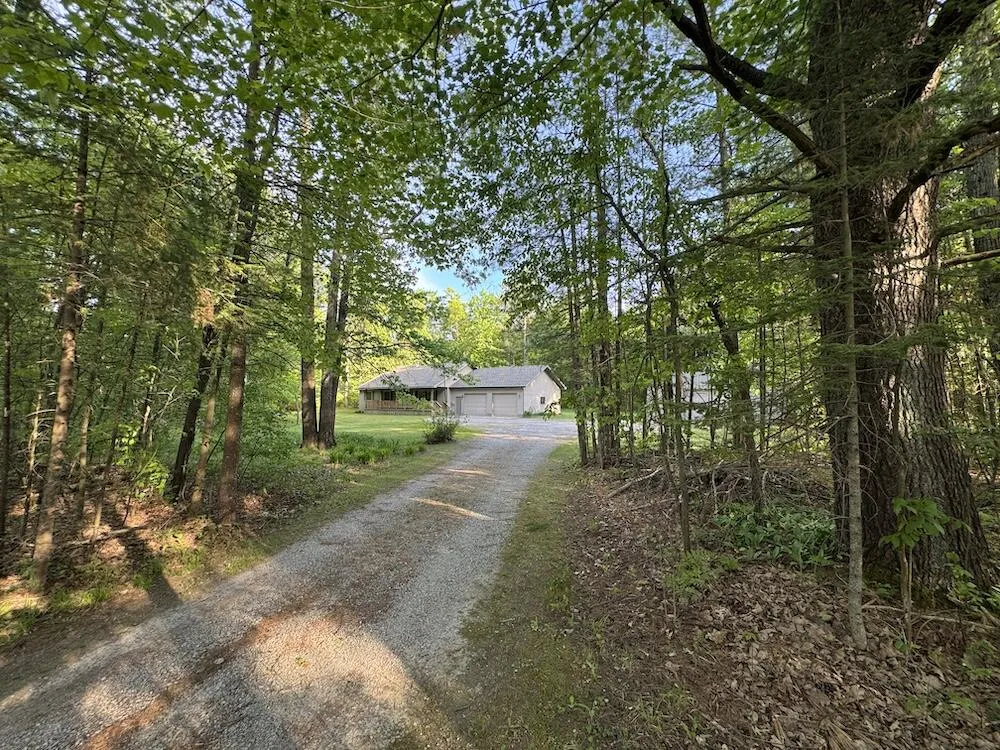 4335 Kings Corner Road Oscoda Charter Township, MI 48737
