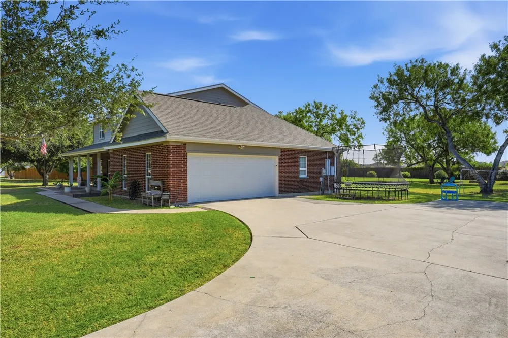 2 Schendel Portland, TX 78374