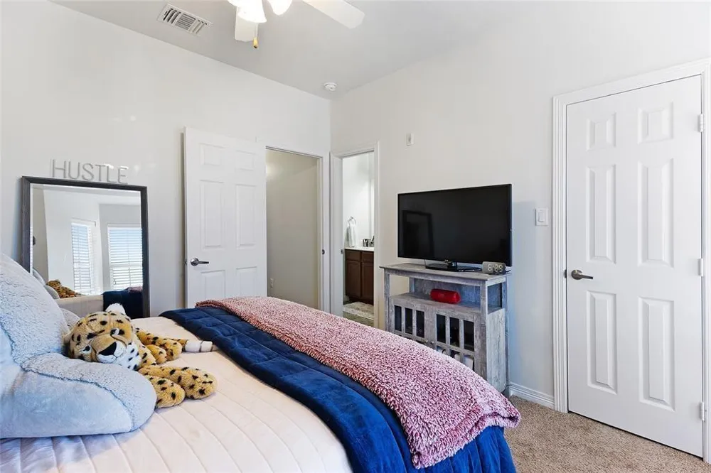 1198 Jones Butler Road #2708 College Station, TX 77840