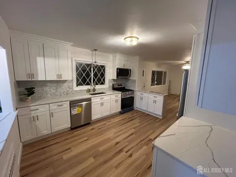126 Lakeside Drive