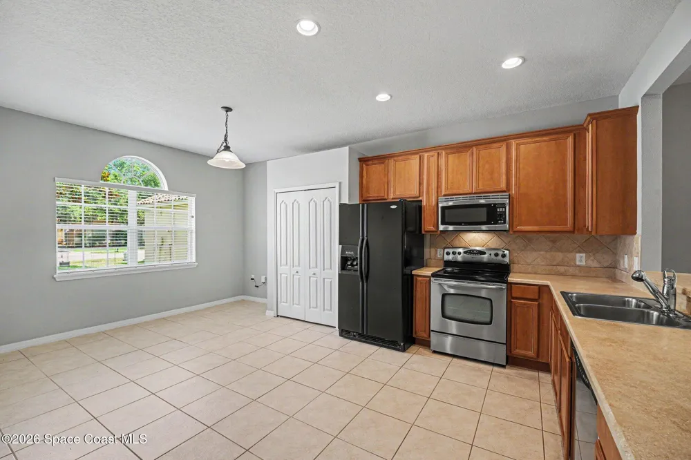 4076 Fitzroy Reef Drive Mims, FL 32754