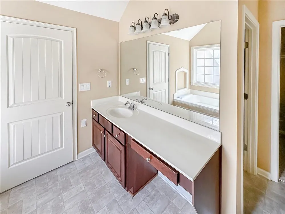 142 Liberty Trace Milner, GA 30257